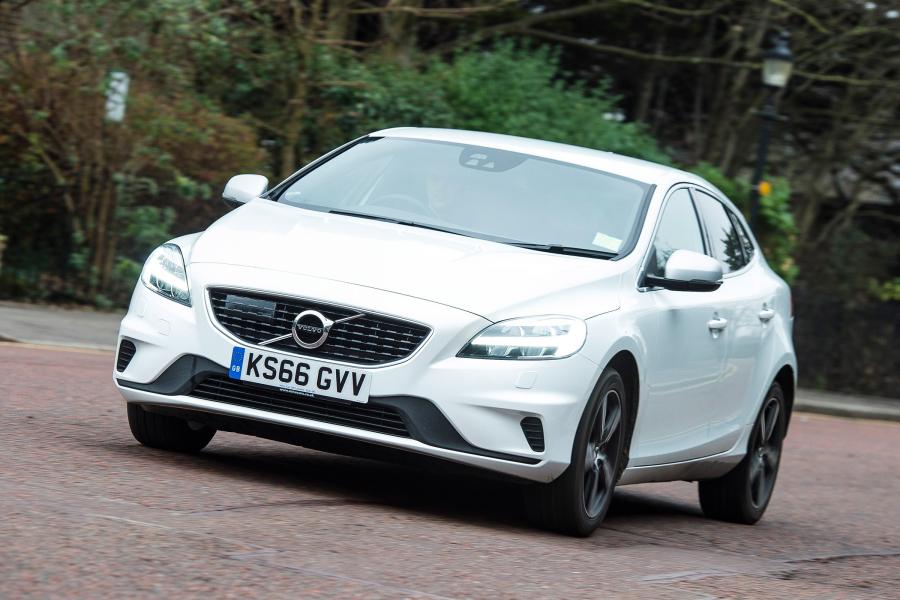 Volvo V40 D2 R-Design (UK) '2016